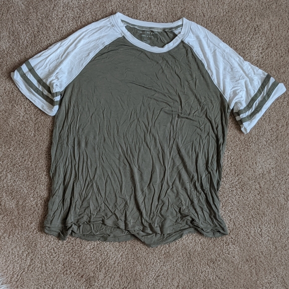 Shirt🖤 - Picture 3 of 4